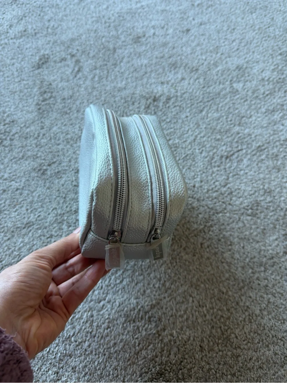 NWT La prairie Double-Zip Cosmetic Pouch, Gray